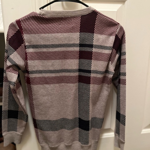 Two Faze 1 Sweaters, almost new - Picture 2 of 4